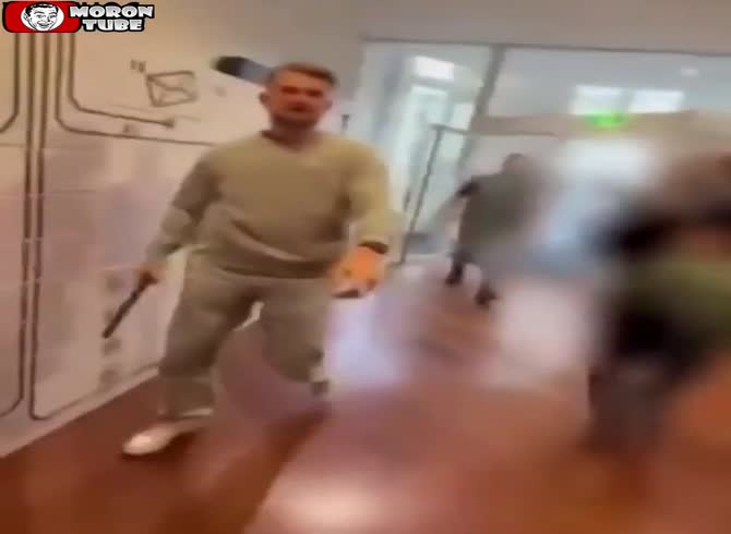 Video :In Amsterdam, police remove a pro-Hamas throng with truncheons